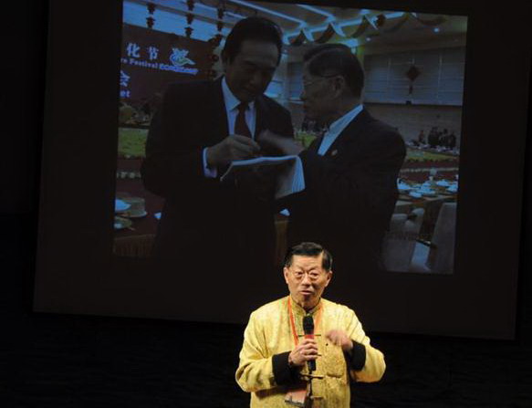 陸炳文對華光學子講建校史