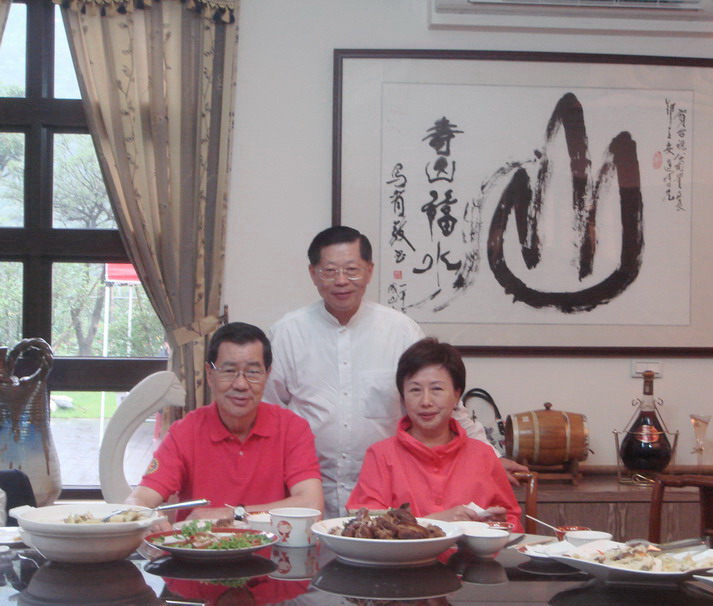 蕭朱俶賢椿壽贈壽山石桃敬