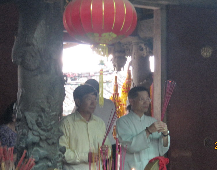 谒拜关帝祖庙瞻大德仰圣威