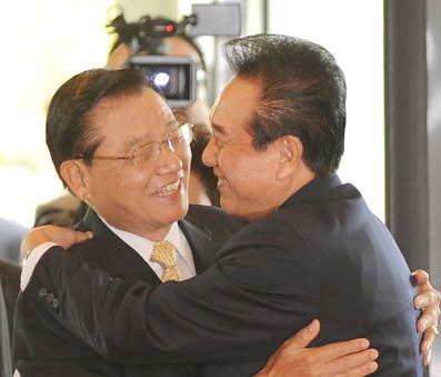 江陳六次會熱情擁抱於台北
