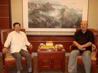 吳伯雄接見了解于書將軍展
