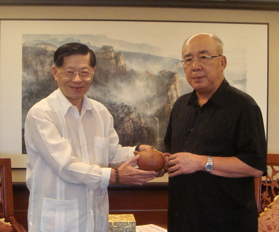 呂俊傑一團和諧壺