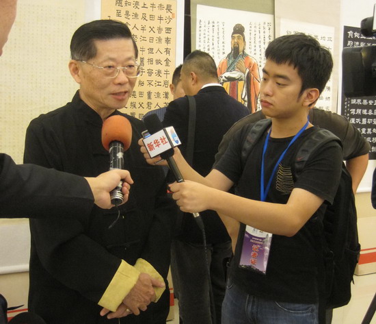 受訪推崇筆会活動首開風氣