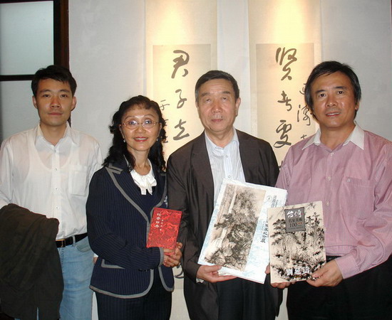 鄭欣淼尋訪于右任別館梅庭