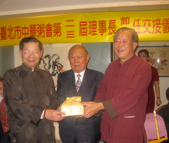陆炳文功成身退后专掌全粥