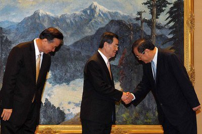老萧主持总统府秘书长交接