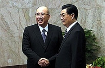 吴伯雄晤胡锦涛提一国两区