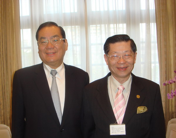 进总统府拜会秘书长曾永杈
