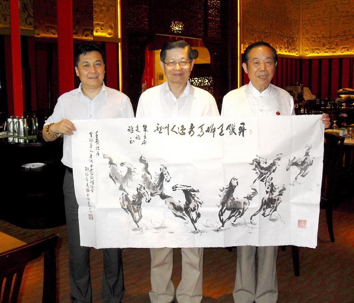 孙晋卿作人龙天马赠朱奕龙