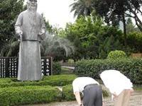 两岸两于书院长齐朝拜圣像