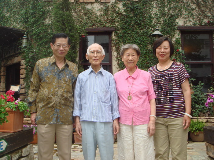 与余光中在高雄西子湾约会