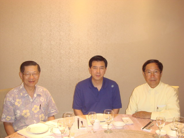 陆炳文连文成赴榕会见朱清