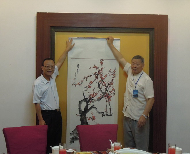 刘达运画梅作春华永志湖湘
