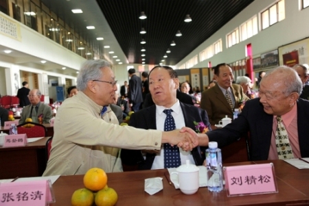 两岸三位首长连缘和睦一家