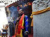 海神殿前祈求妈祖保境安民