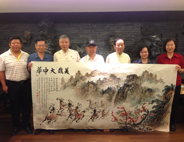 文武兼容大功告成立此存照
