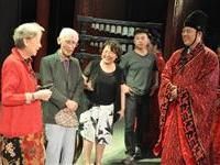 余光中夫婦参观河南博物院