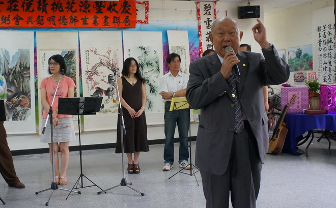丁之发贊粥会首次走进社区