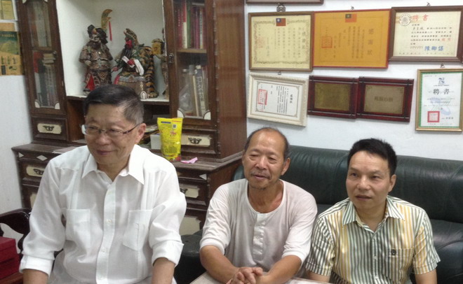 参观粥友吴良斌交趾陶工坊