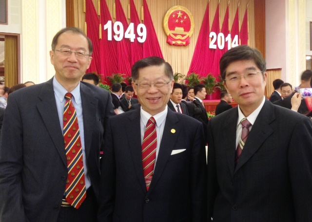 國台辦主任助理周宁併排坐