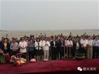 拜谒海上和平女神圣像敬香