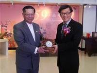 有福之粥米拌手礼赠史博馆