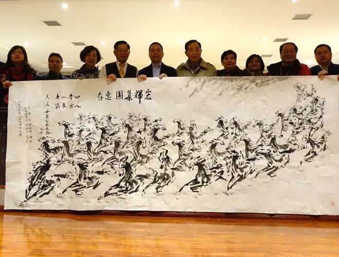 台北粥友书画作品喜赠集团