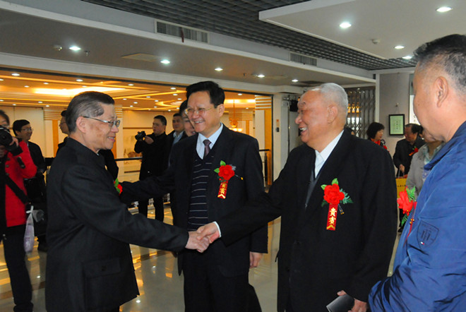会见陕西省委原书记安启元