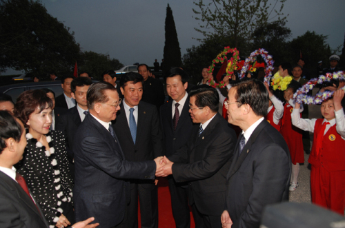 六年前清明连战访三原于馆