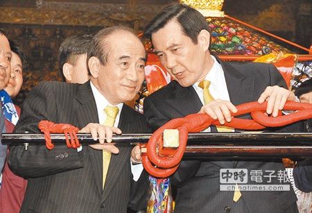 为大甲妈扶銮马王无心交谈