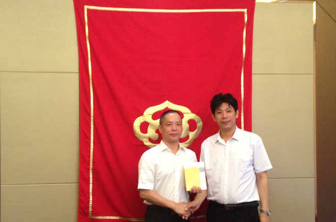 李卿养老著作与李炳辉结缘